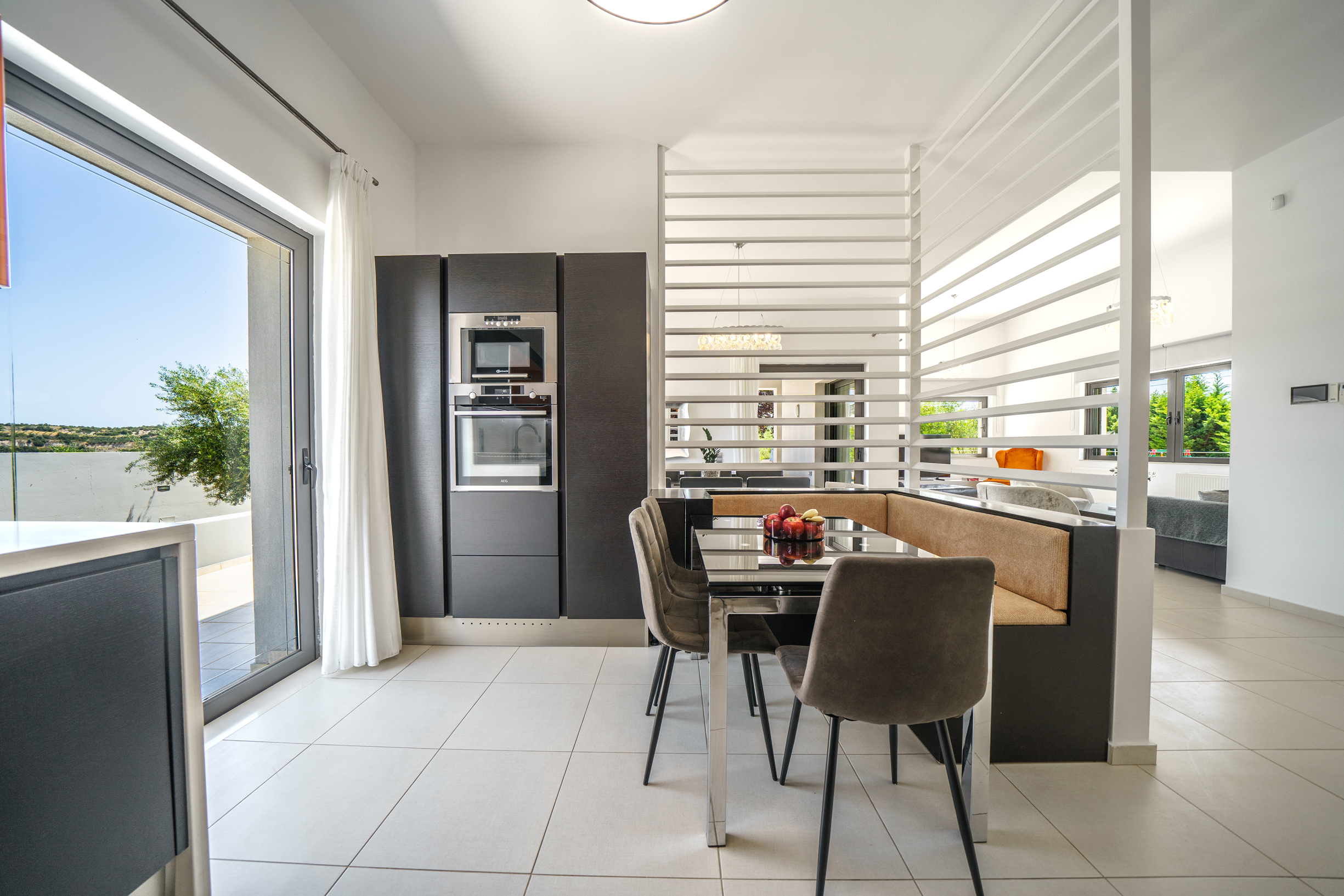 Cook, dine, and connect in a kitchen made for shared stories.