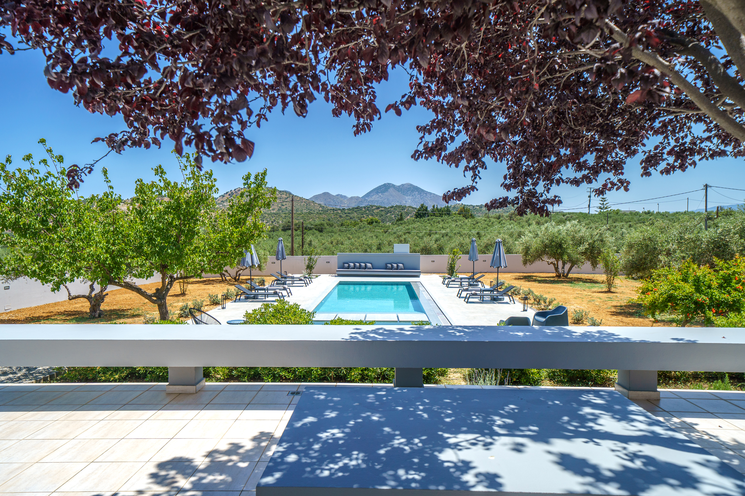 Enjoy the stunning outdoor surroundings. Enjoy the stunning outdoor surroundings.